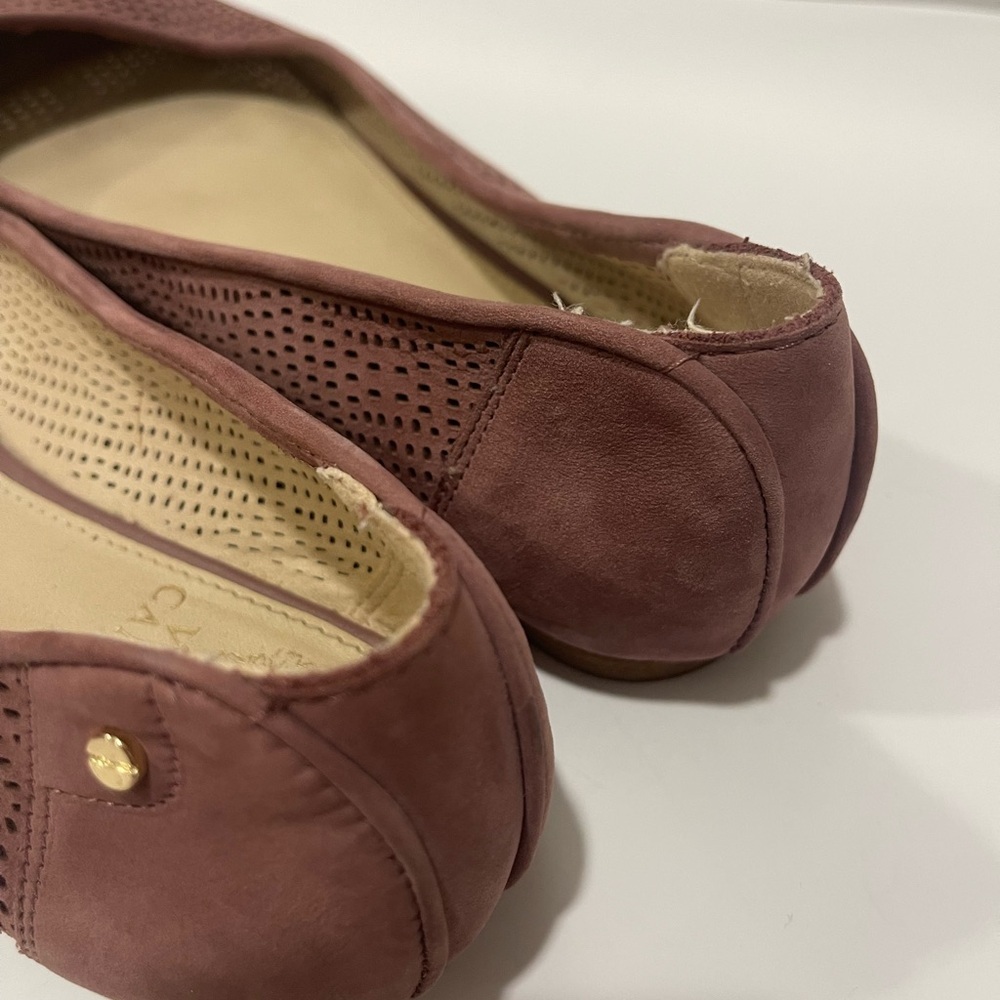 Vince Camuto Women's Mauve Perforated Flats - Picture 7 of 10